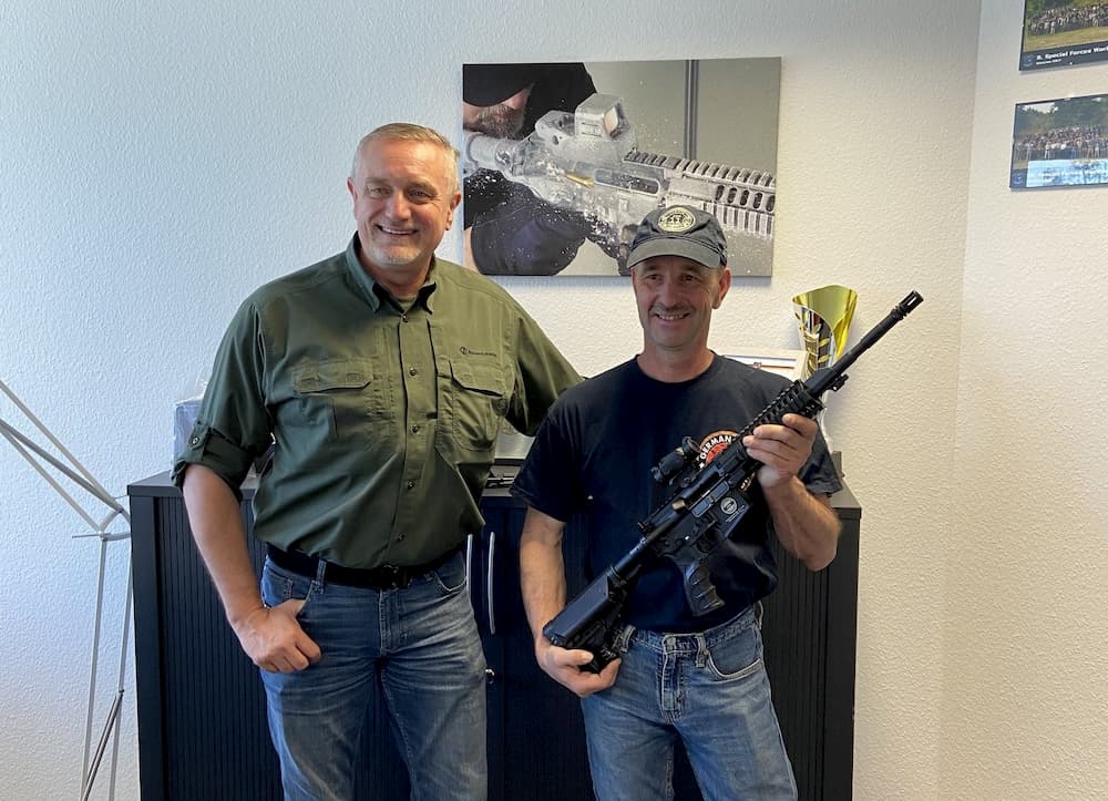 Schmeisser spendet Custom AR-15 für die GRA | Blog | Triebel Online